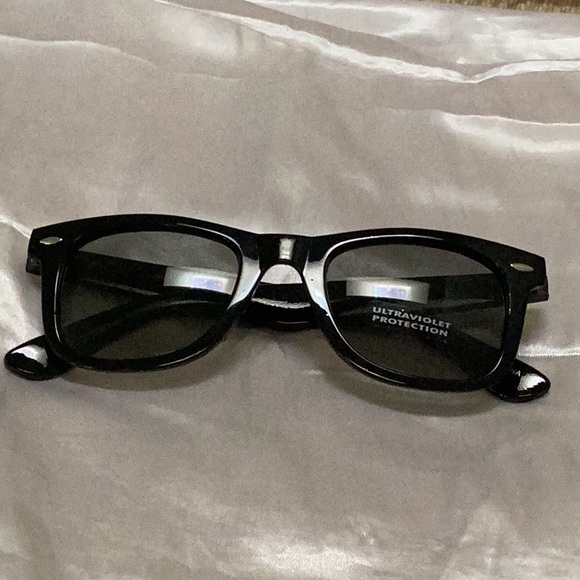 😎NWOT Sexy Black 90’s Style So Much Fun To Wear Retro Sun Glasses Must Have 😎 - Picture 5 of 8
